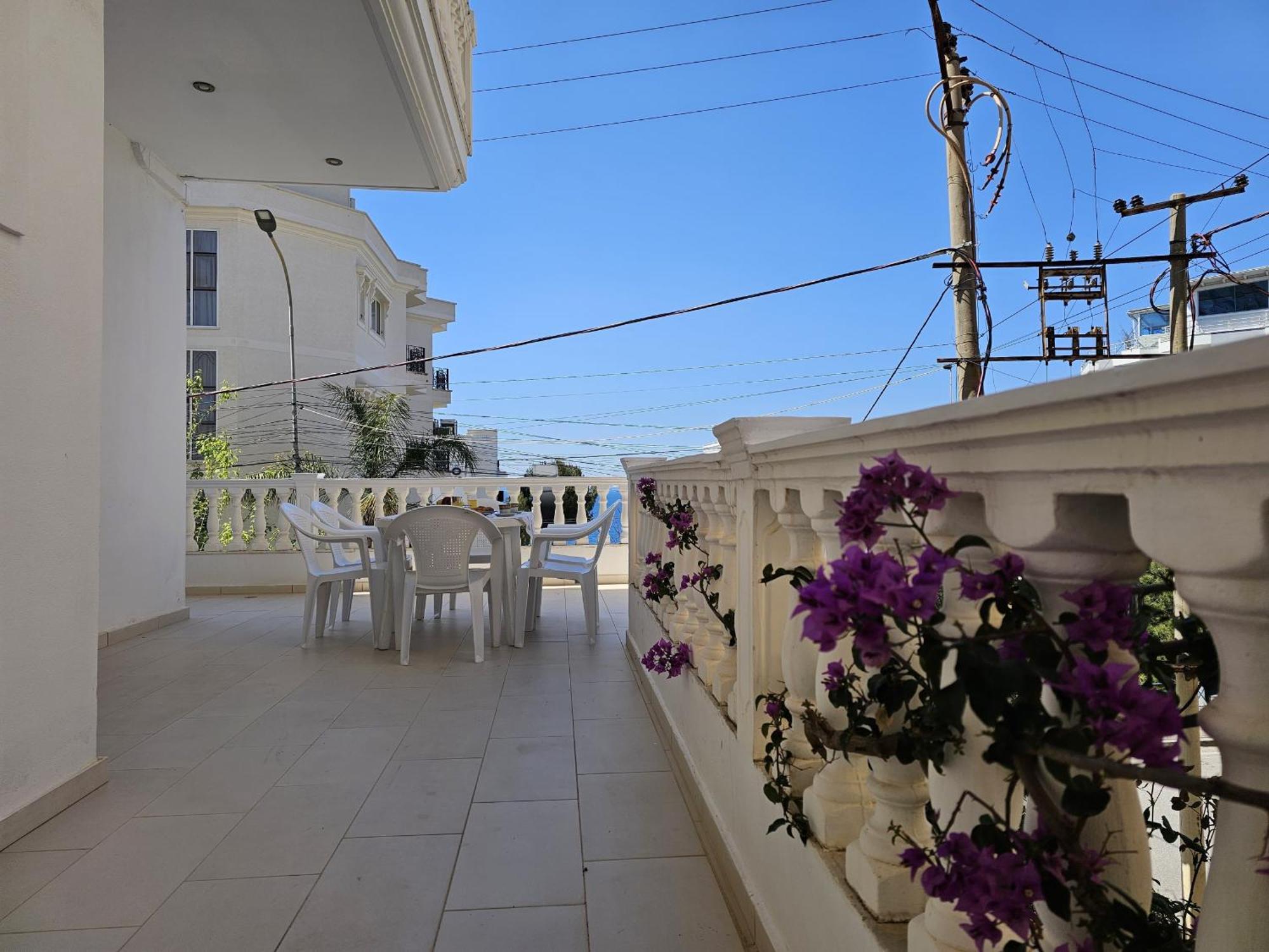 Happy Stay Eri Sarande Bagian luar foto
