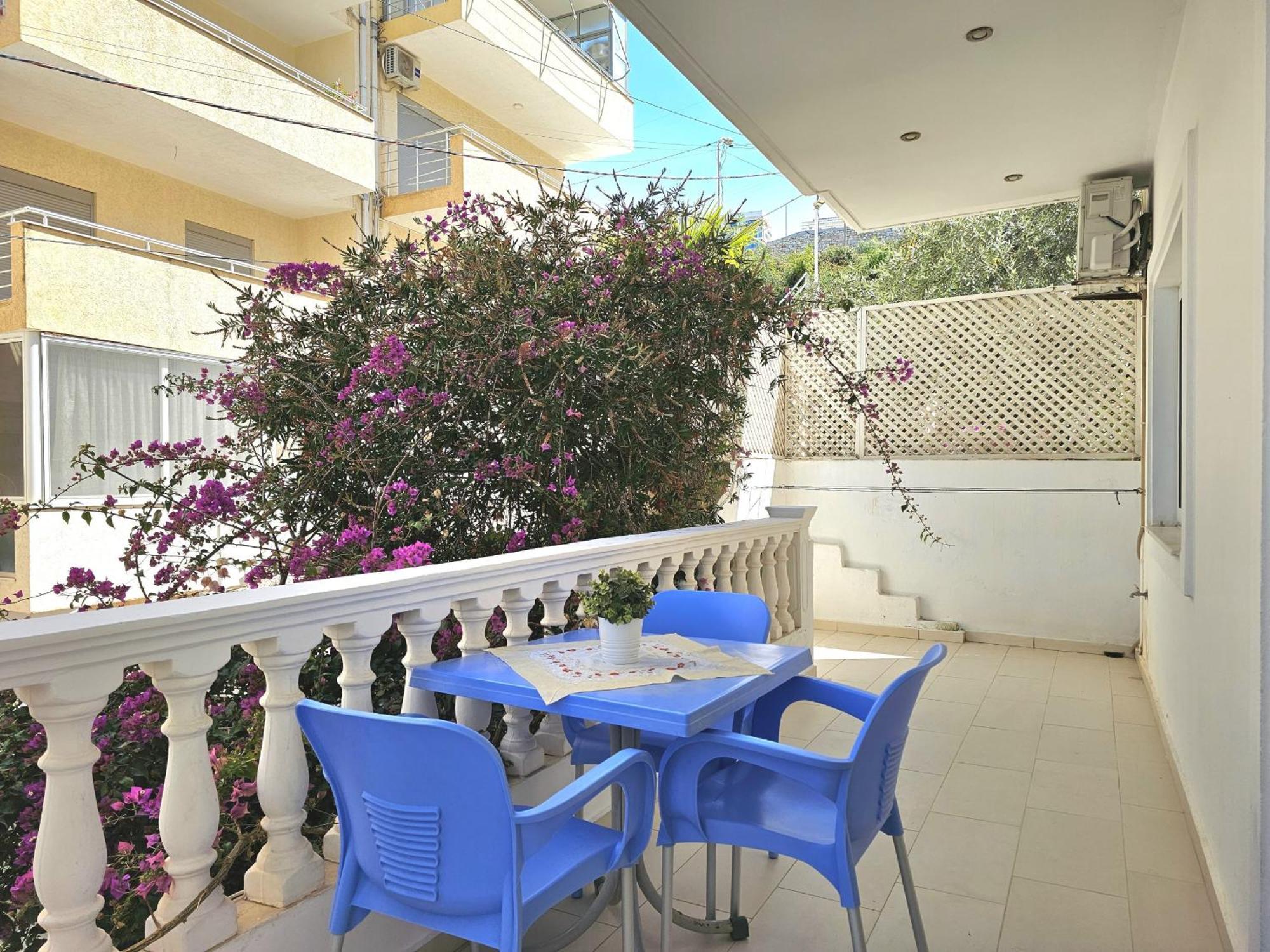 Happy Stay Eri Sarande Bagian luar foto